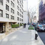 Ues 1Br W Doorman Elevator Gym Nr Park Nyc-565