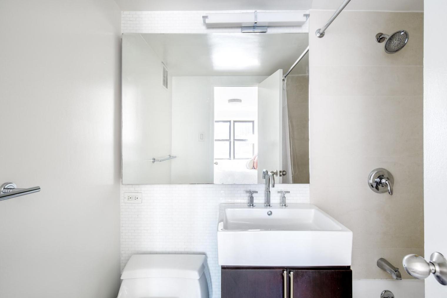 Ues 1br W Doorman Elevator Gym Nr Park Nyc-565 Apartment