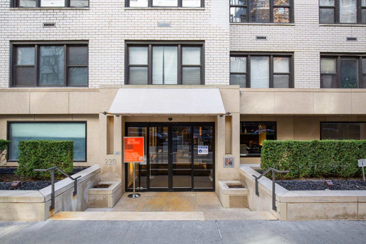 Apartment Ues 1br W Doorman Elevator Gym Nr Park Nyc-565 *